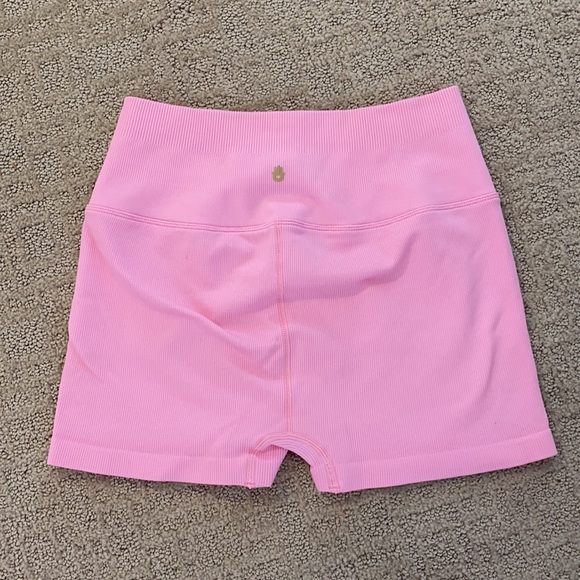 Spiritual gangster pink shorts - Picture 3 of 3